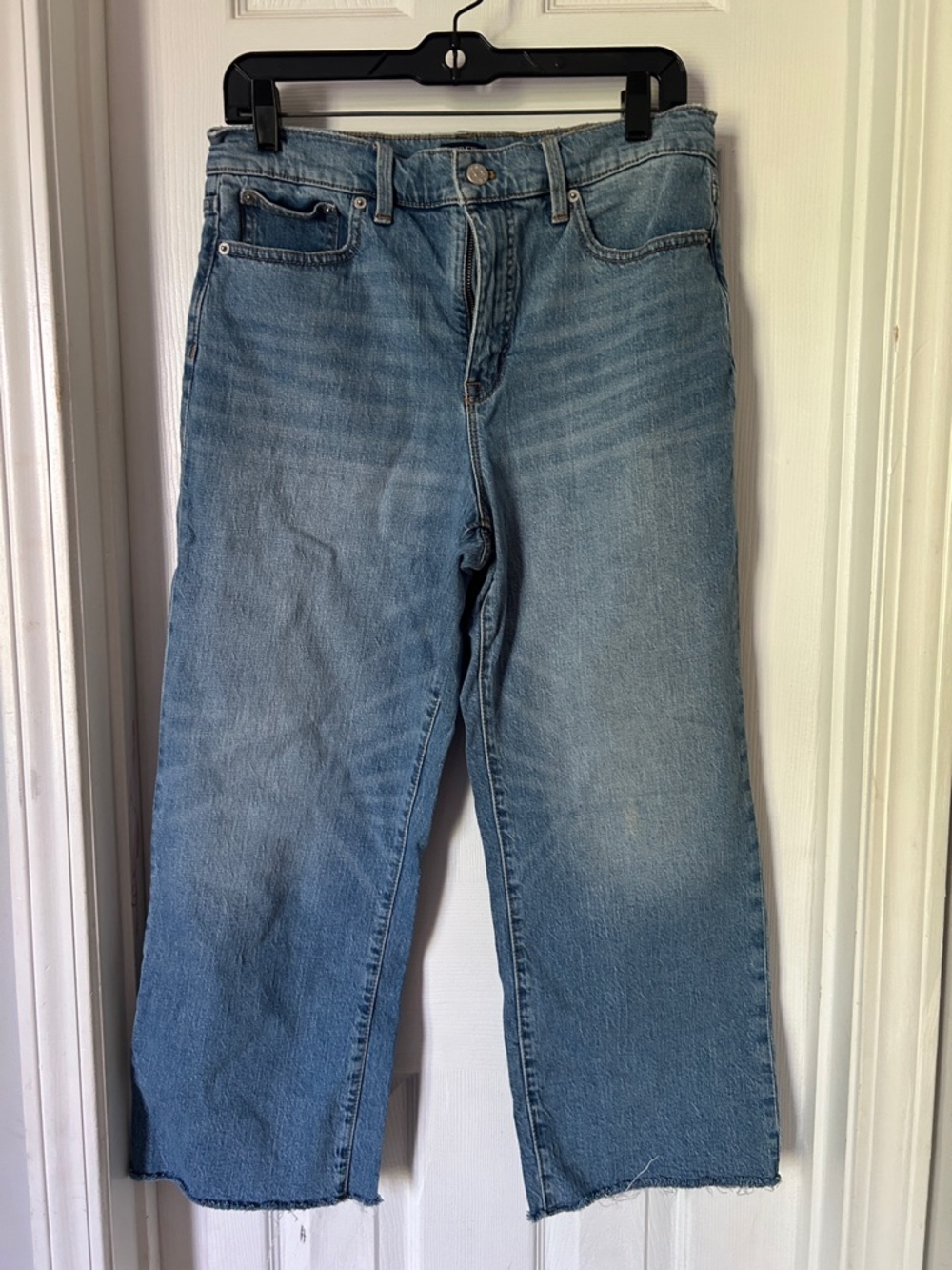 Women’s Light Blue Cropped Denim Jeans